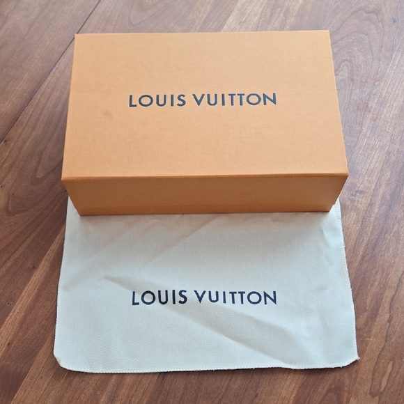 LOUIS VUITTON ▪︎ Signature Orange Box w/ Dust Bag 11" x 7" x 3" - Picture 2 of 7